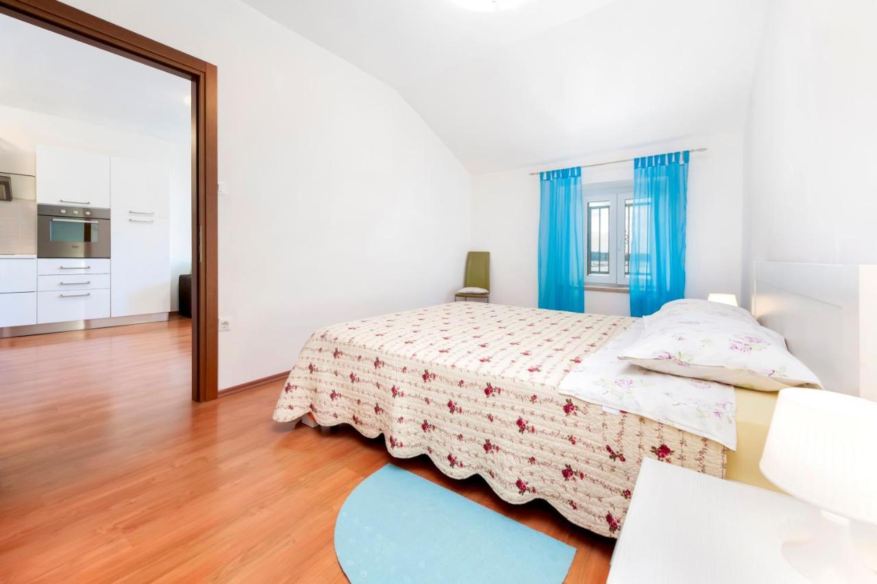 Sea View Apartment Rovinj Exteriör bild