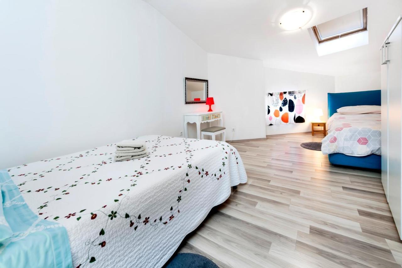 Sea View Apartment Rovinj Exteriör bild
